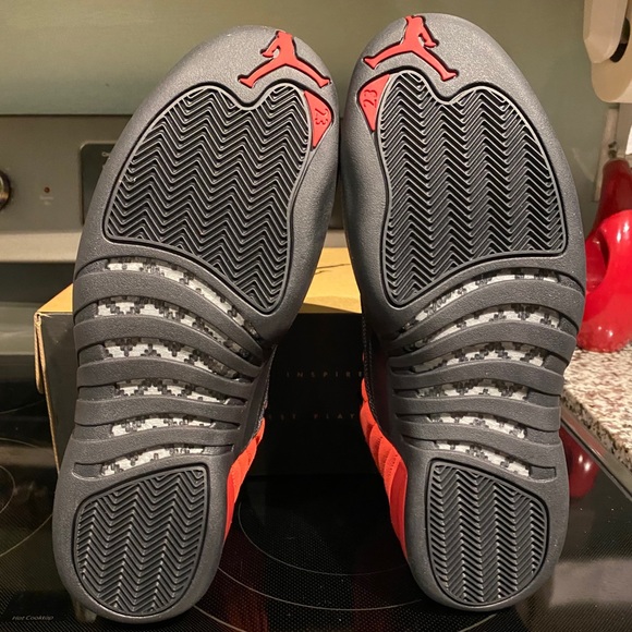 Air Jordan 12 “Reverse Flu” size 13 - Picture 3 of 4